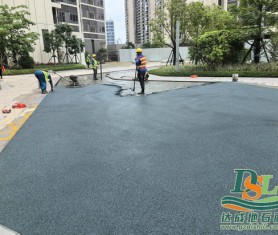 朱村園林綠化透水混凝土施工有序進行中！